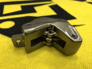 Суппорт тормозной передний  SUR-RON Light bee